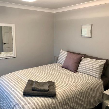 Ab - Top Floor 2 Bed Modern Town Centre Apartment With Parking For One Vehicle Stratford-upon-Avon Exterior photo