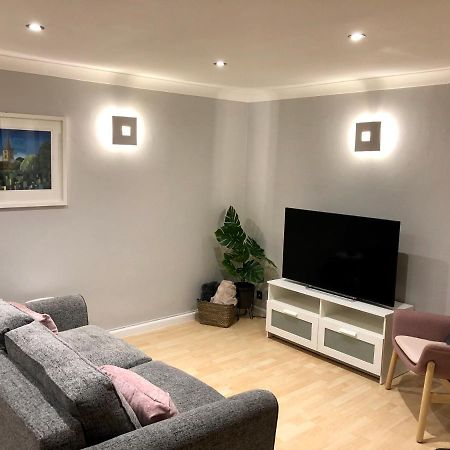Ab - Top Floor 2 Bed Modern Town Centre Apartment With Parking For One Vehicle Stratford-upon-Avon Exterior photo