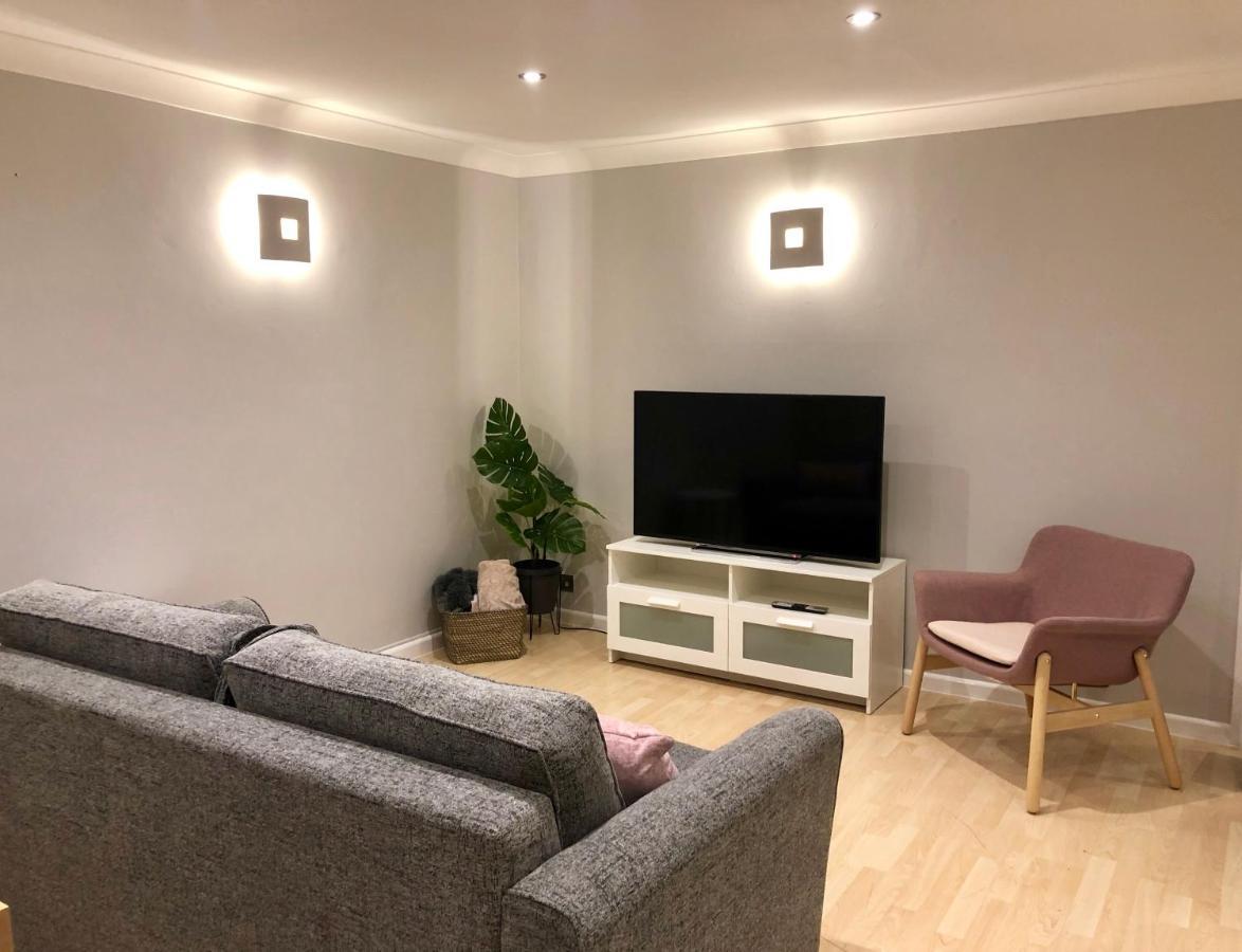 Ab - Top Floor 2 Bed Modern Town Centre Apartment With Parking For One Vehicle Stratford-upon-Avon Exterior photo