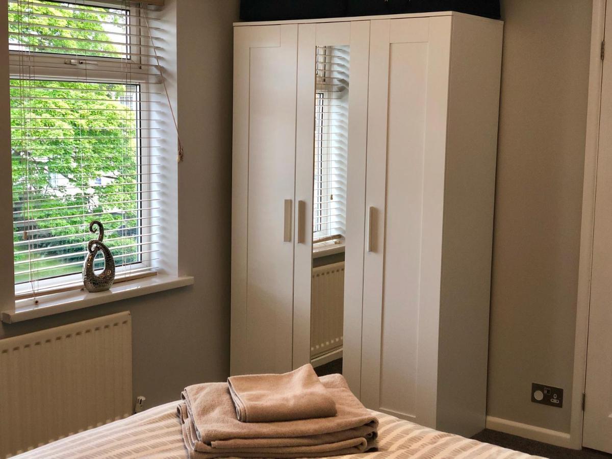 Ab - Top Floor 2 Bed Modern Town Centre Apartment With Parking For One Vehicle Stratford-upon-Avon Exterior photo
