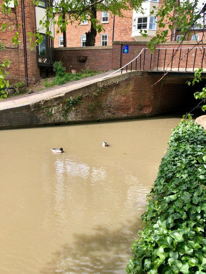 Ab - Top Floor 2 Bed Modern Town Centre Apartment With Parking For One Vehicle Stratford-upon-Avon Exterior photo