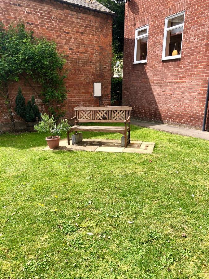 Ab - Top Floor 2 Bed Modern Town Centre Apartment With Parking For One Vehicle Stratford-upon-Avon Exterior photo