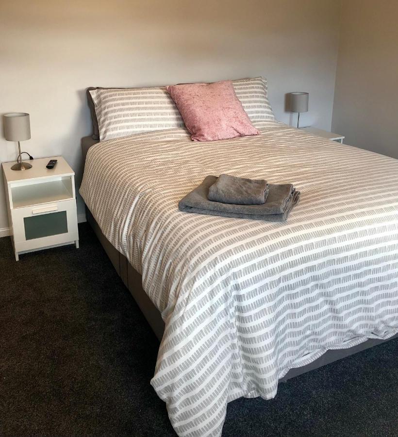 Ab - Top Floor 2 Bed Modern Town Centre Apartment With Parking For One Vehicle Stratford-upon-Avon Exterior photo